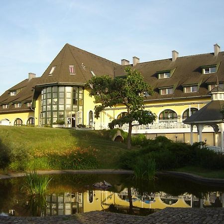 Hotel Familia Zamardi Bagian luar foto