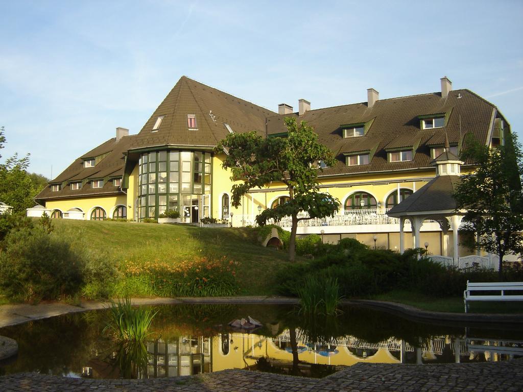 Hotel Familia Zamardi Bagian luar foto