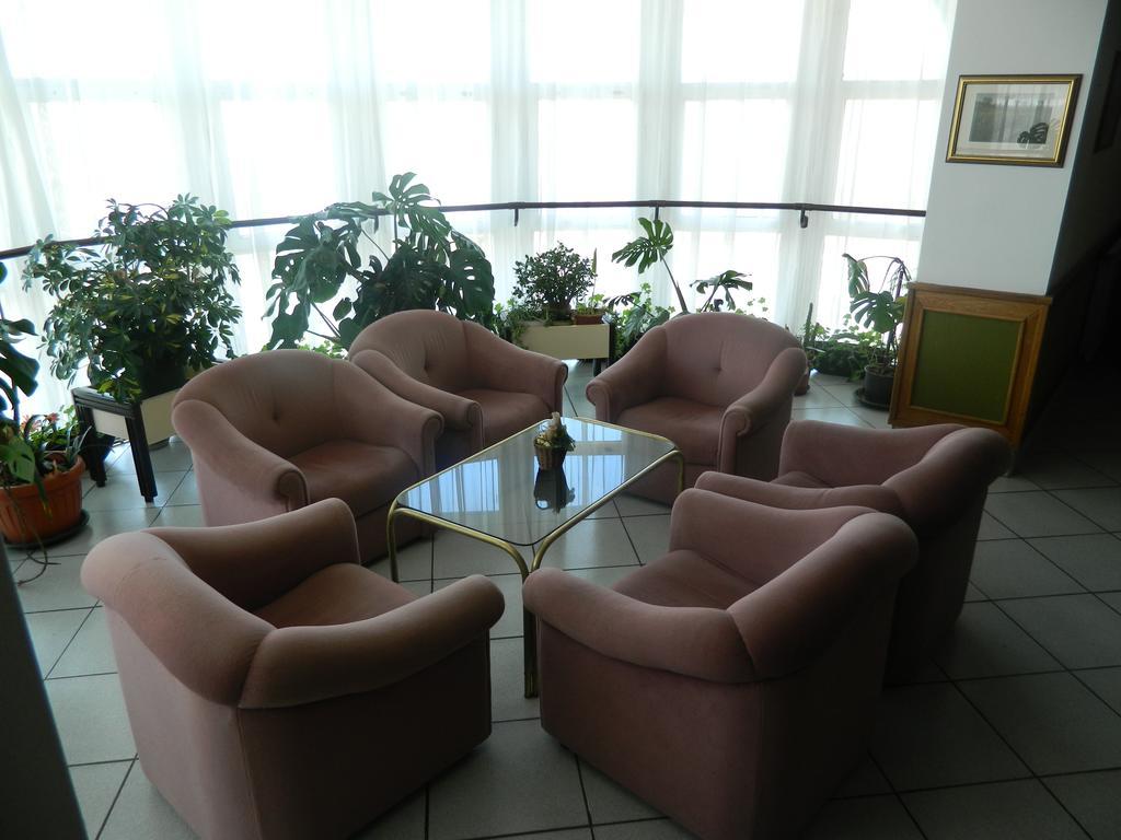 Hotel Familia Zamardi Bagian luar foto