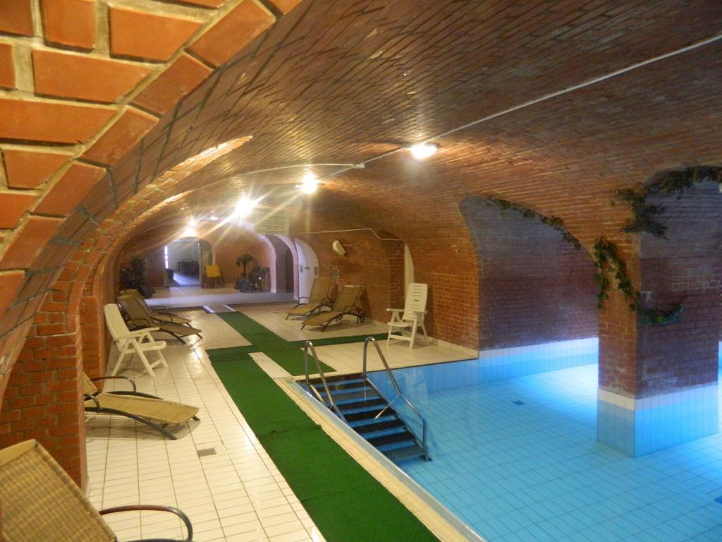 Hotel Familia Zamardi Bagian luar foto