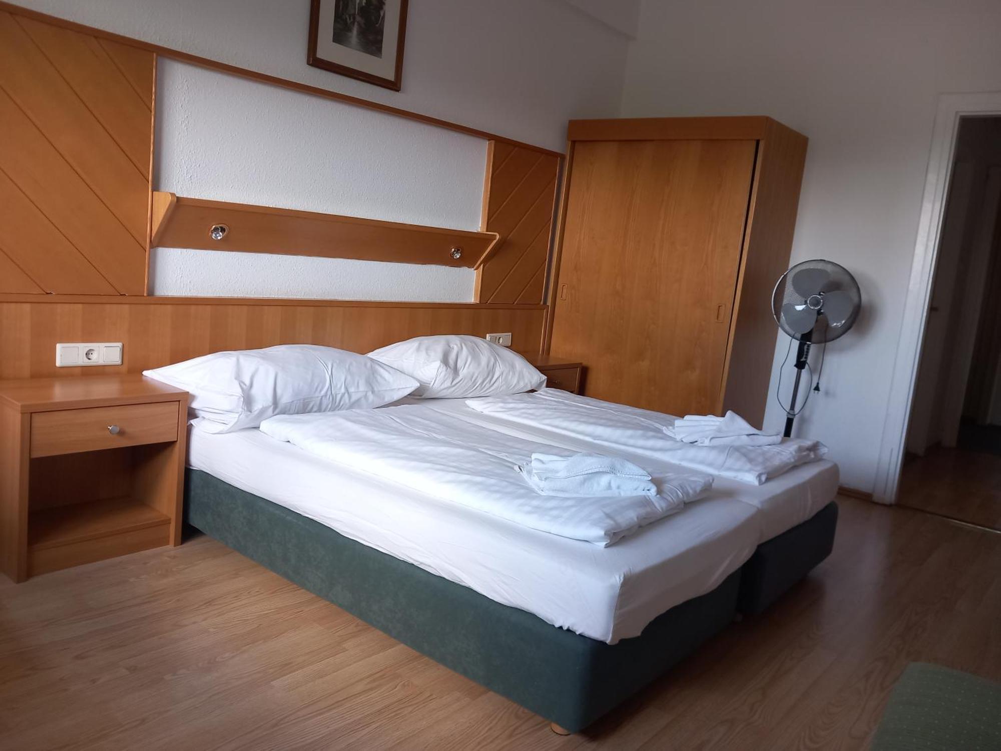 Hotel Familia Zamardi Ruang foto