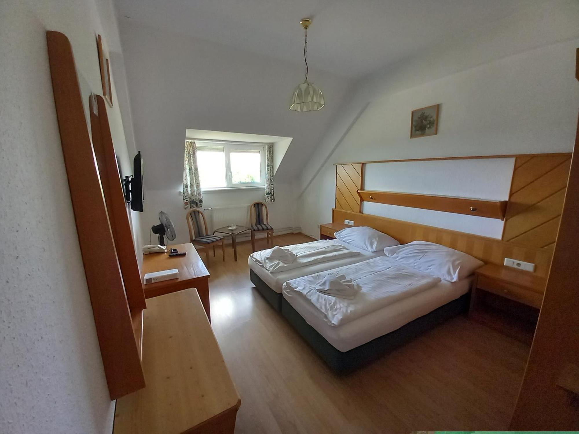 Hotel Familia Zamardi Ruang foto