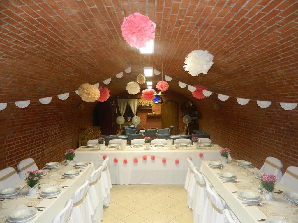 Hotel Familia Zamardi Bagian luar foto